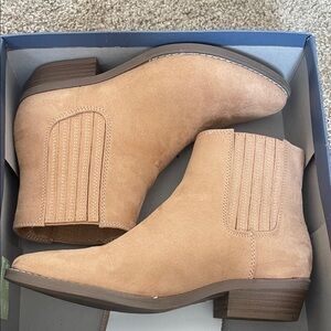 Universal Thread Tan Ankle Booties